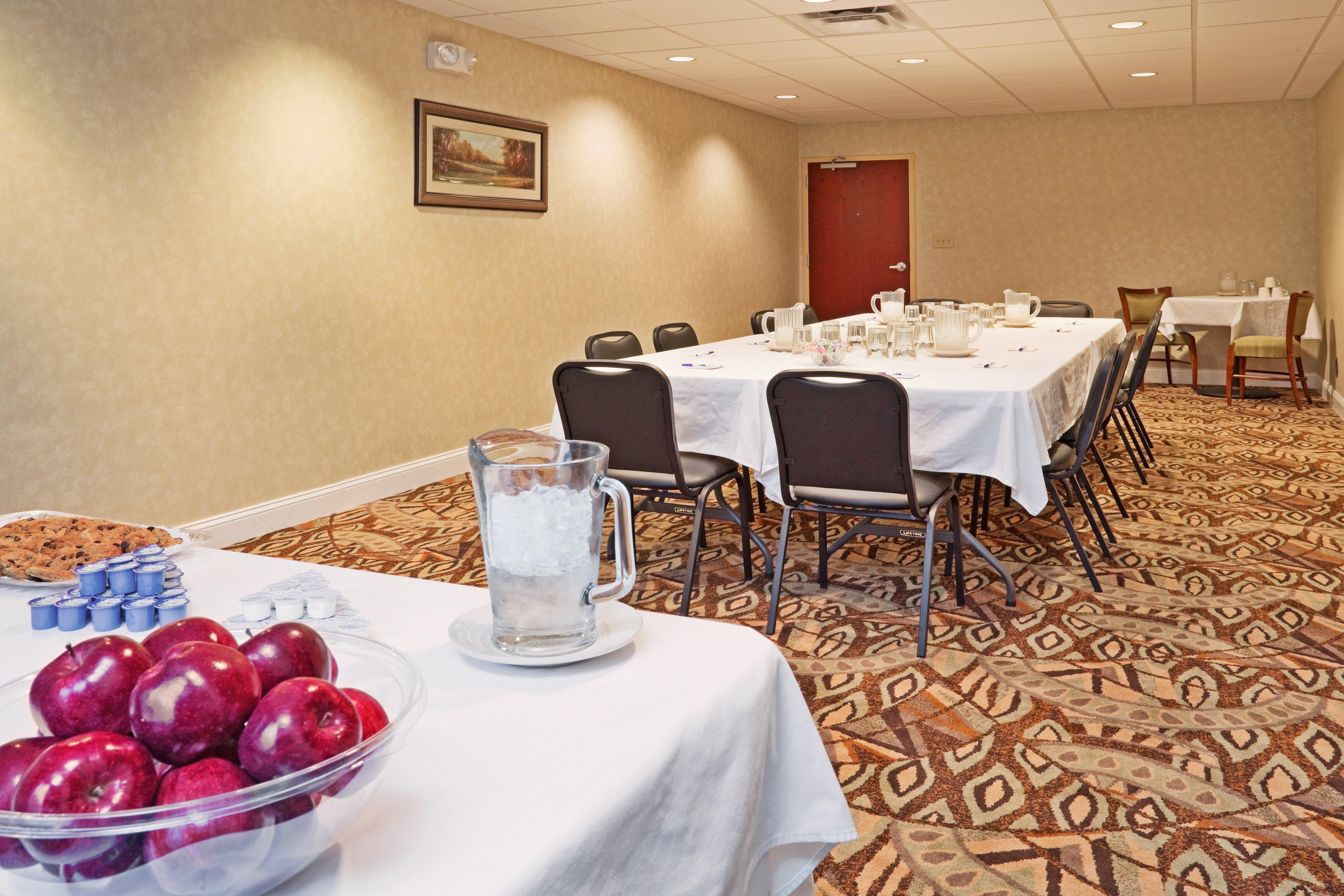 Holiday Inn Express & Suites Southern Pines-Pinehurst Area By Ihg Екстер'єр фото