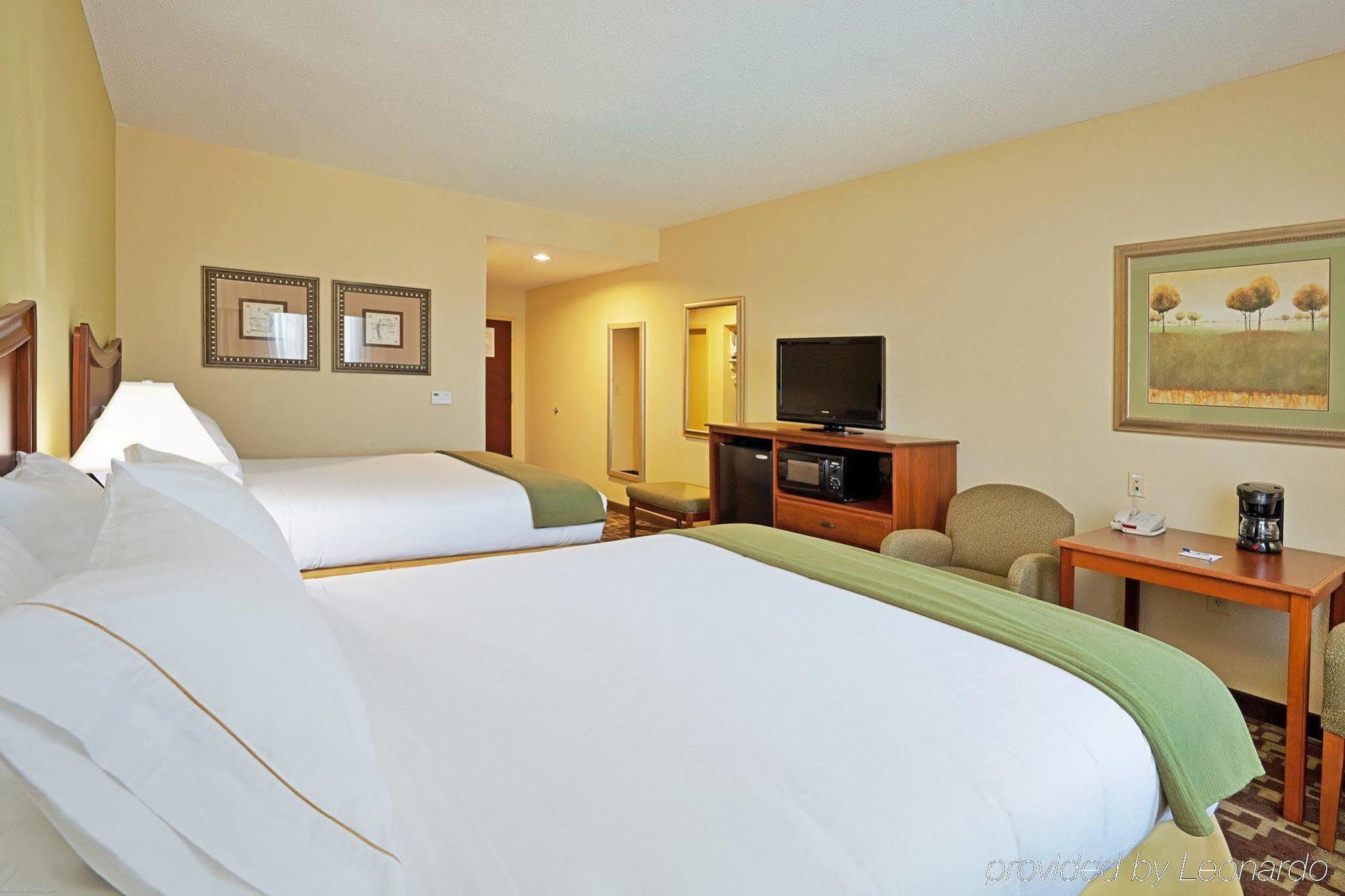 Holiday Inn Express & Suites Southern Pines-Pinehurst Area By Ihg Екстер'єр фото