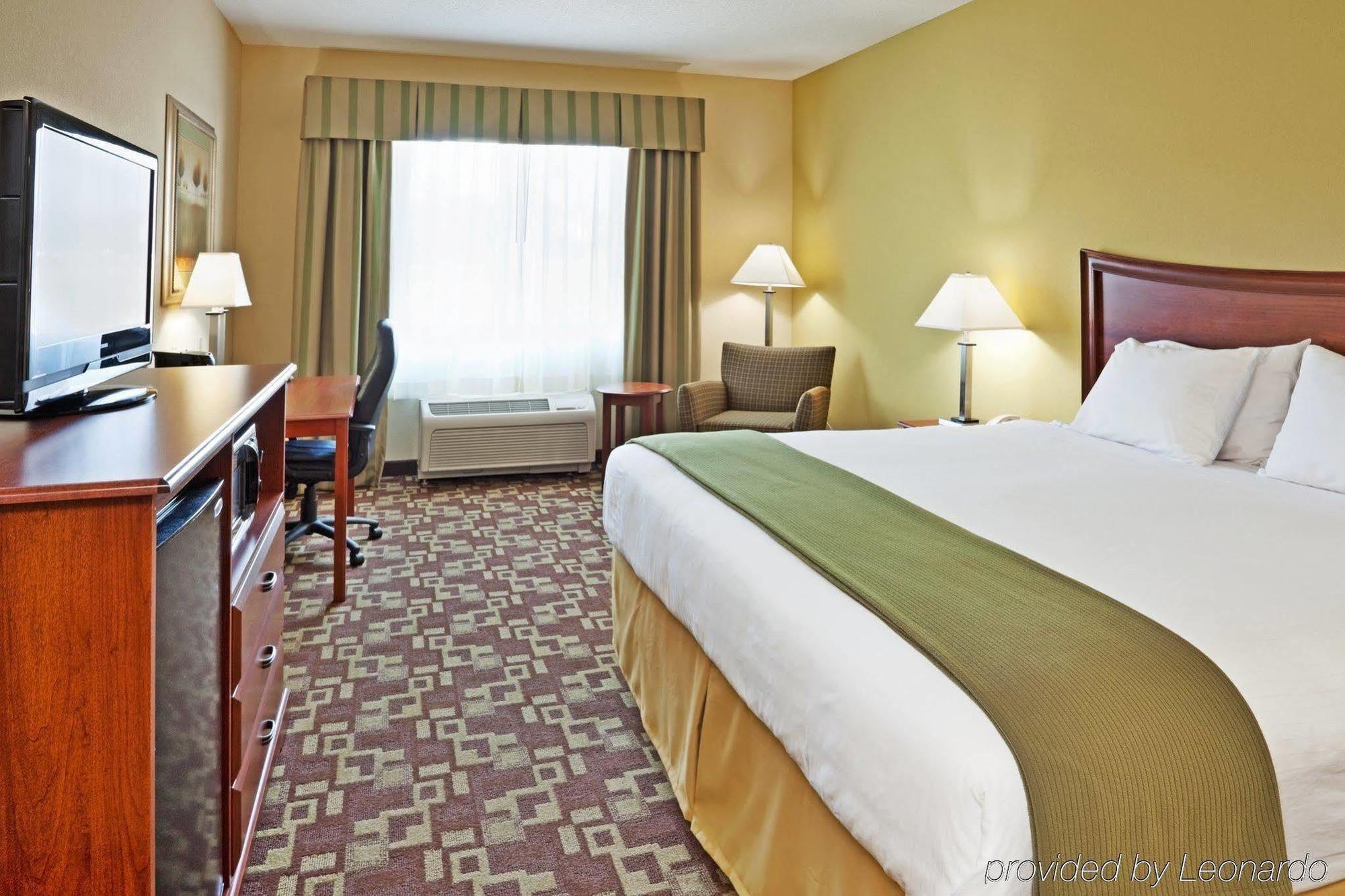 Holiday Inn Express & Suites Southern Pines-Pinehurst Area By Ihg Екстер'єр фото