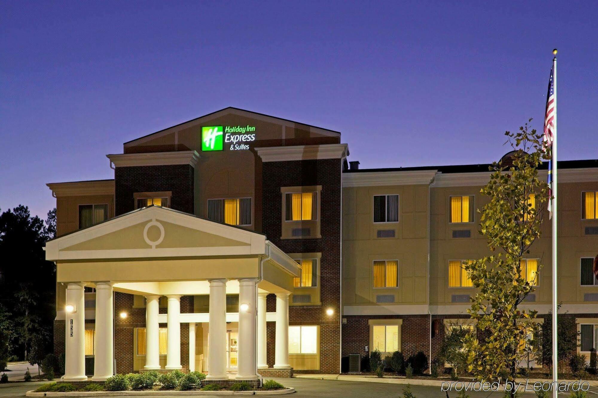 Holiday Inn Express & Suites Southern Pines-Pinehurst Area By Ihg Екстер'єр фото
